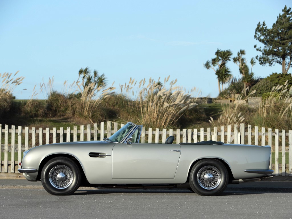 Aston Martin DB6 Volante (Automatic)